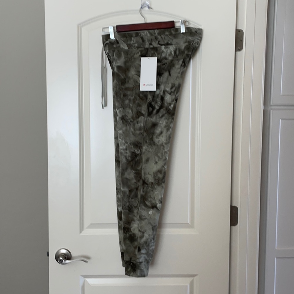 Lululemon Ready to Rulu High-Rise Jogger Size 8 NWT